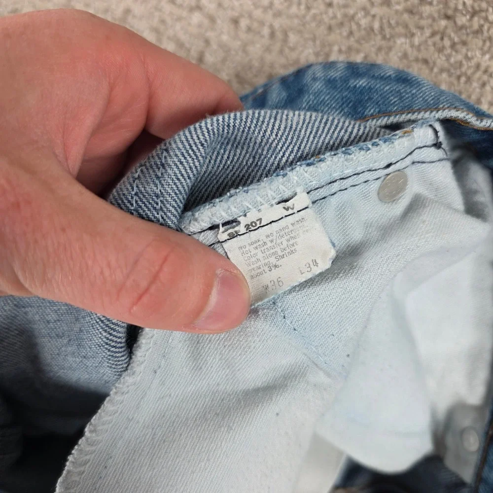 Levis measurements waist