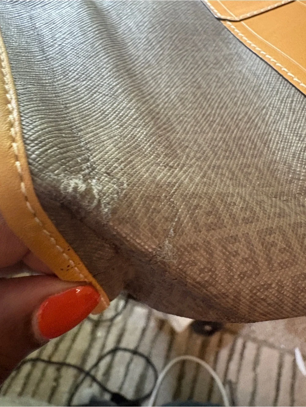 Fendi elegant brown