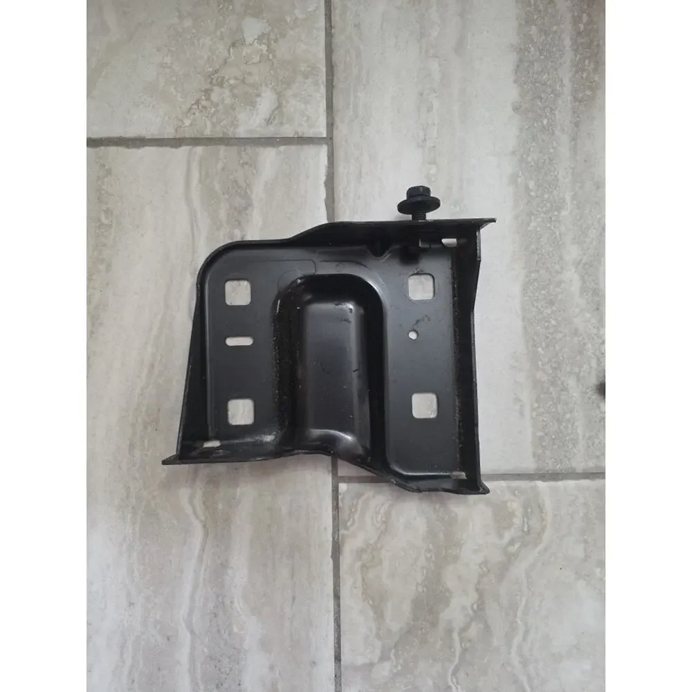 2020-2023 Chevrolet Silverado‎ 2500 3500 Front Right Bumper Bar Bracket 84568470