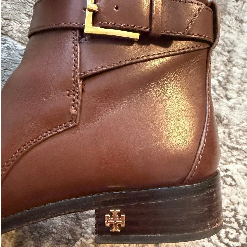 Tory Burch Brooke Brown Calf Leather Ankle Bootie Gold Logo Womens 7