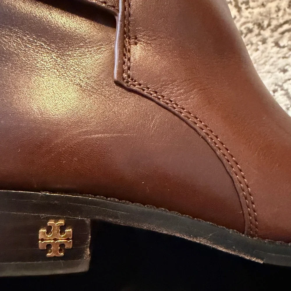 Tory Burch Brooke Brown Calf Leather Ankle Bootie Gold Logo Womens 7