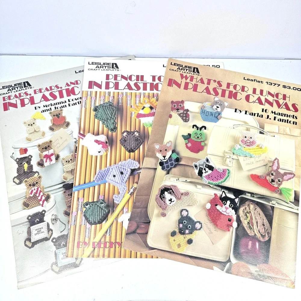 Vintage‎ Plastic Canvas Pattern Book Lot Magnets Pencil Toppers Bears Leisure