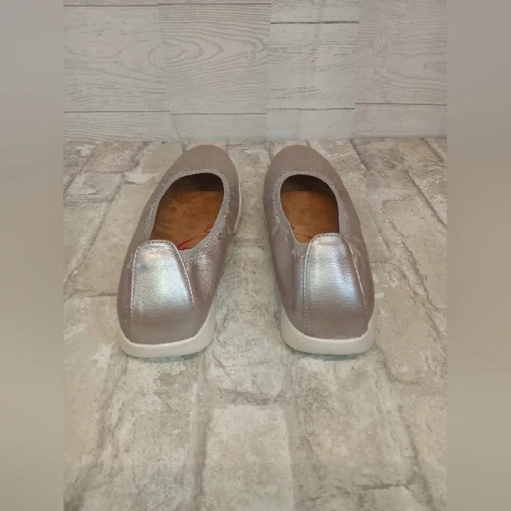 Comfortiva Align‎ Ballet Flats Metallic Champagne Cushioned Comfort Size 8
