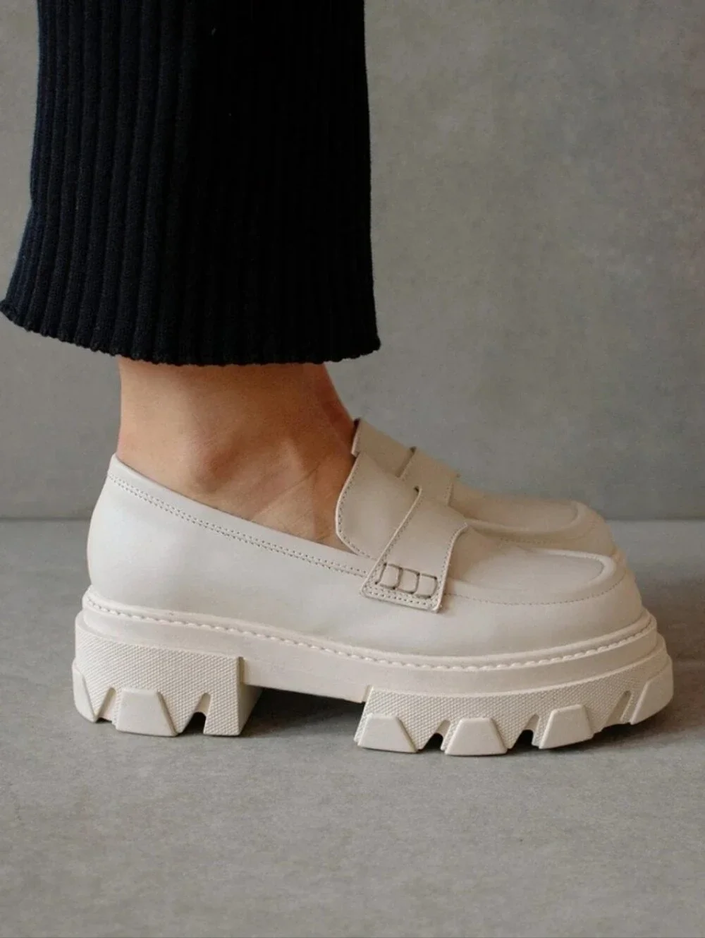 ALOHAS TRAILBLAZER LEATHER LOAFERS CREAM IVORY SZ 39(US 8-8.5)