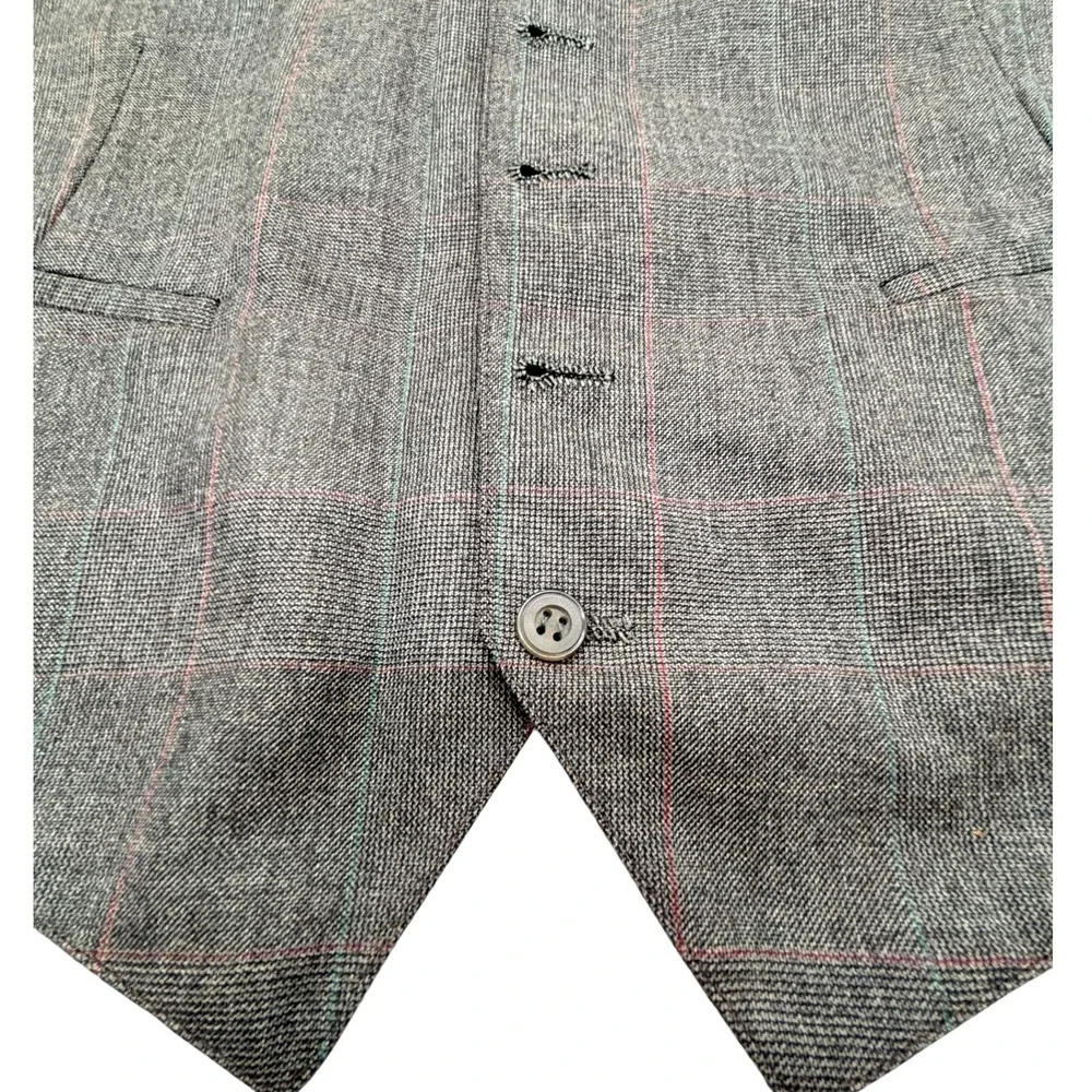 Changs Tailoring Co this hand