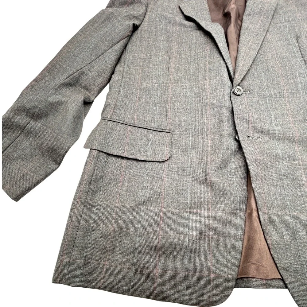 Changs Tailoring Co this hand