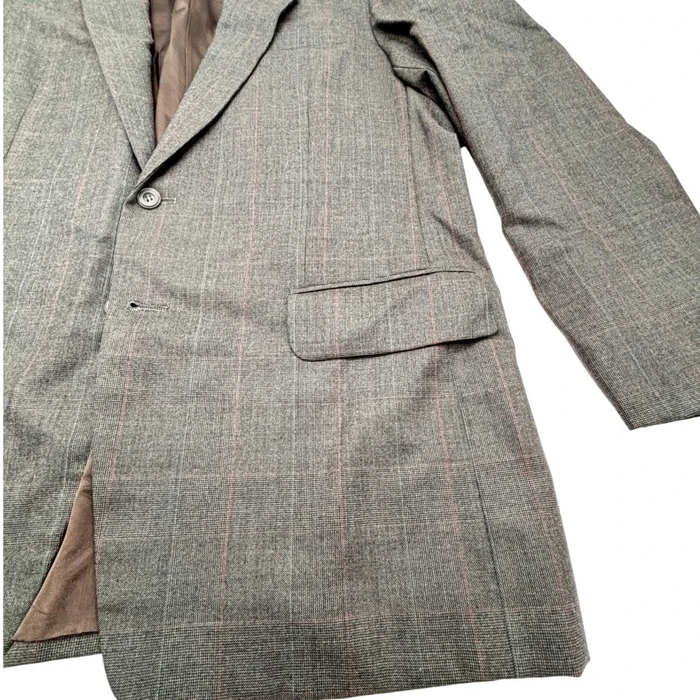 Changs Tailoring Co this hand