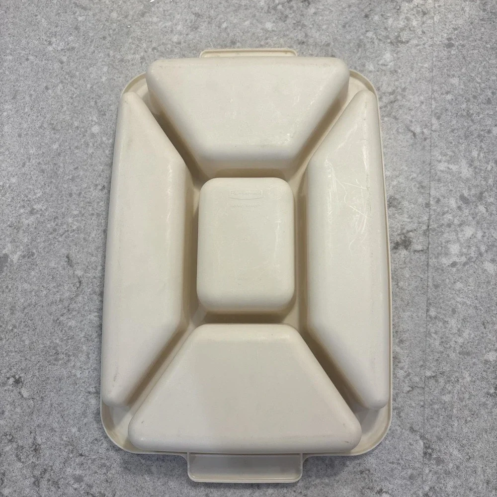 Rubbermaid vtg servin