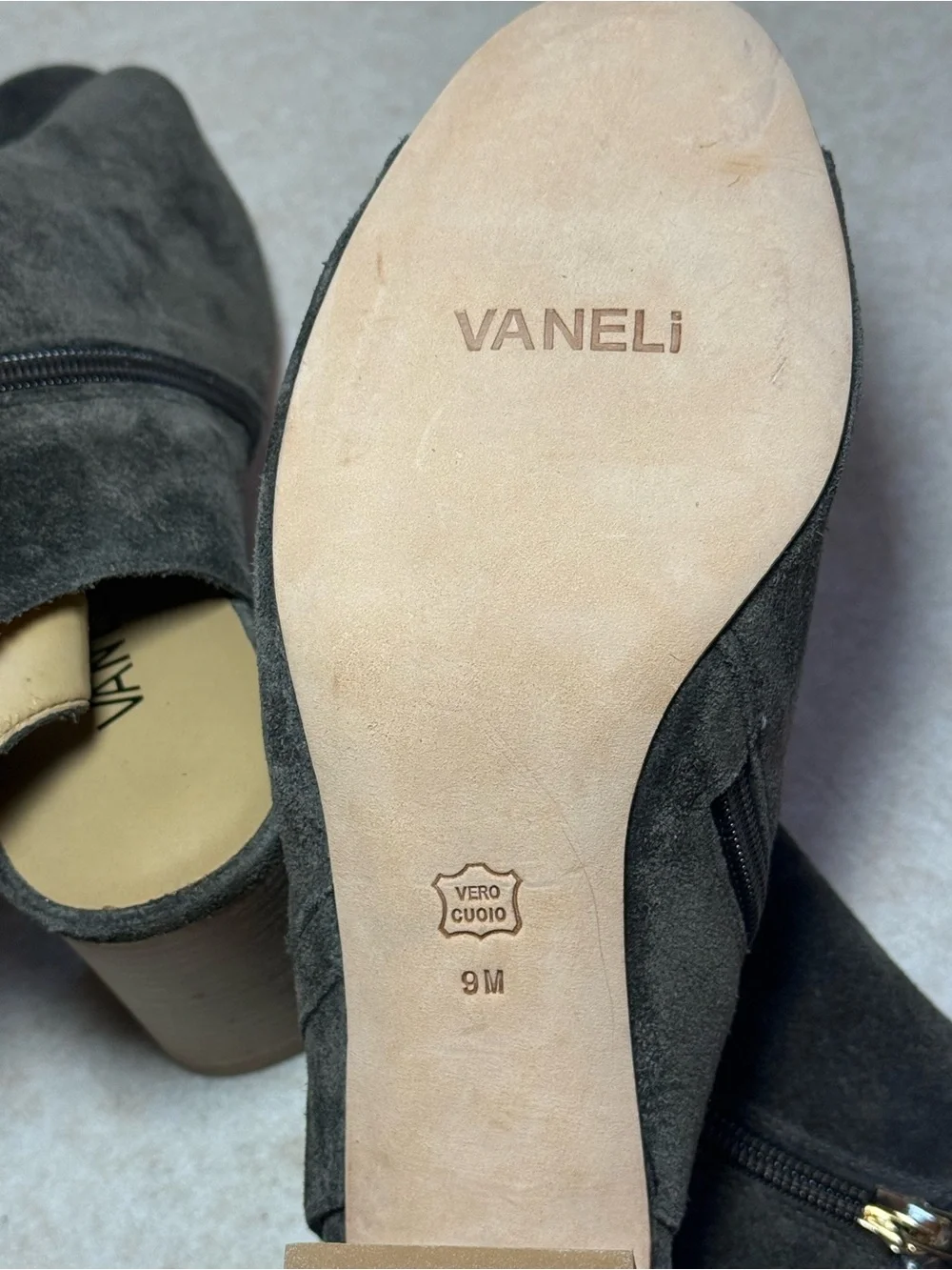 VANELi Better Gray Leather Suede Peep Toe Ankle Booties Block Heel Size 9M