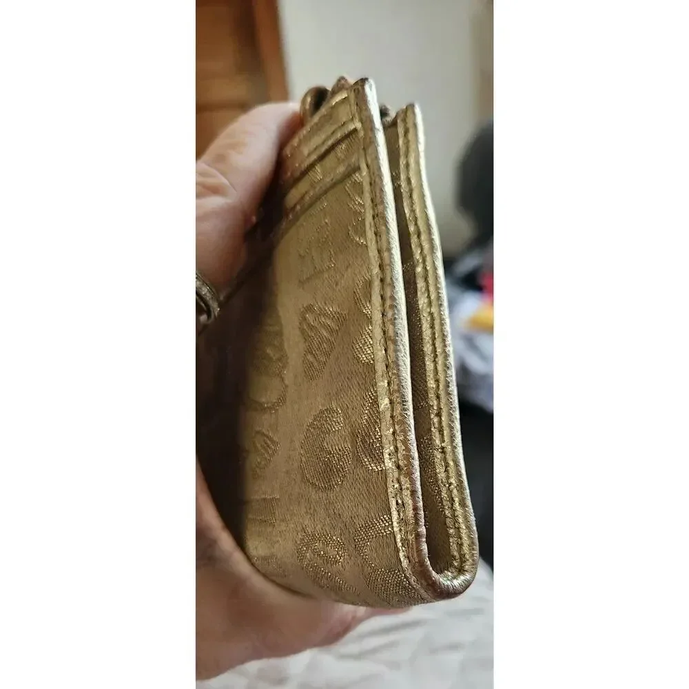 Coach poppy wristlet