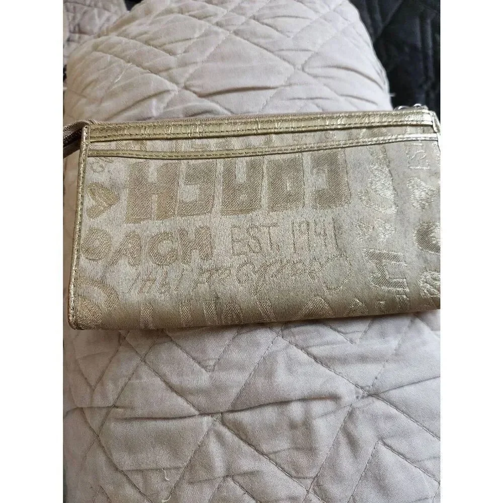 Coach poppy wristlet