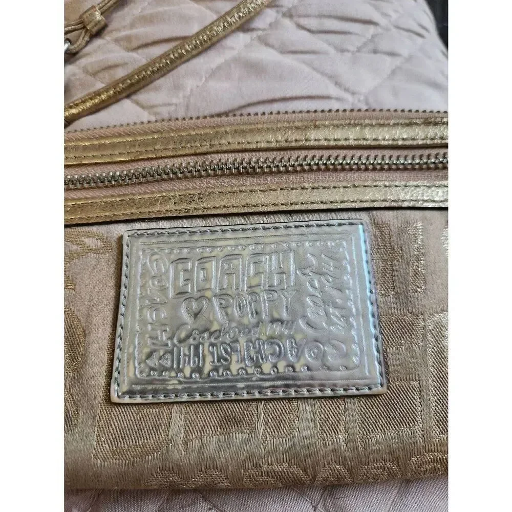Coach poppy wristlet