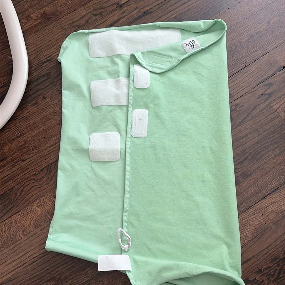 Ollie swaddle mint