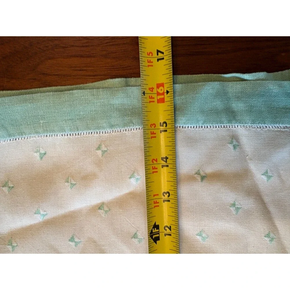 Vintage embroidered linen Set of 8 Placemats + 8 Napkins + 1 runner Cottage MCM