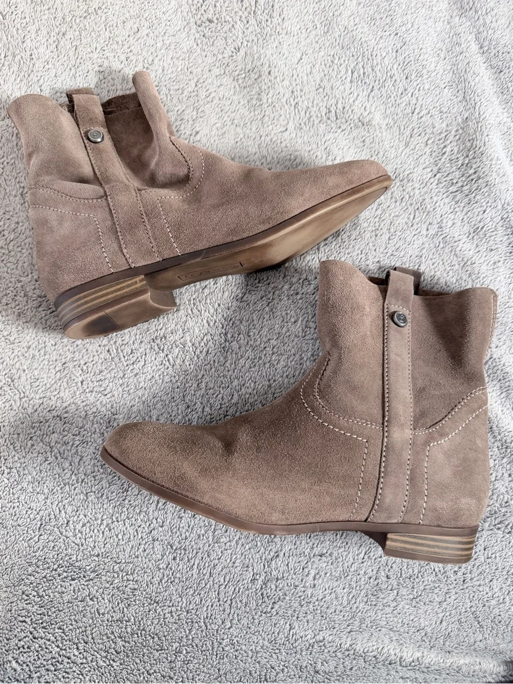 Frye stylish taupe