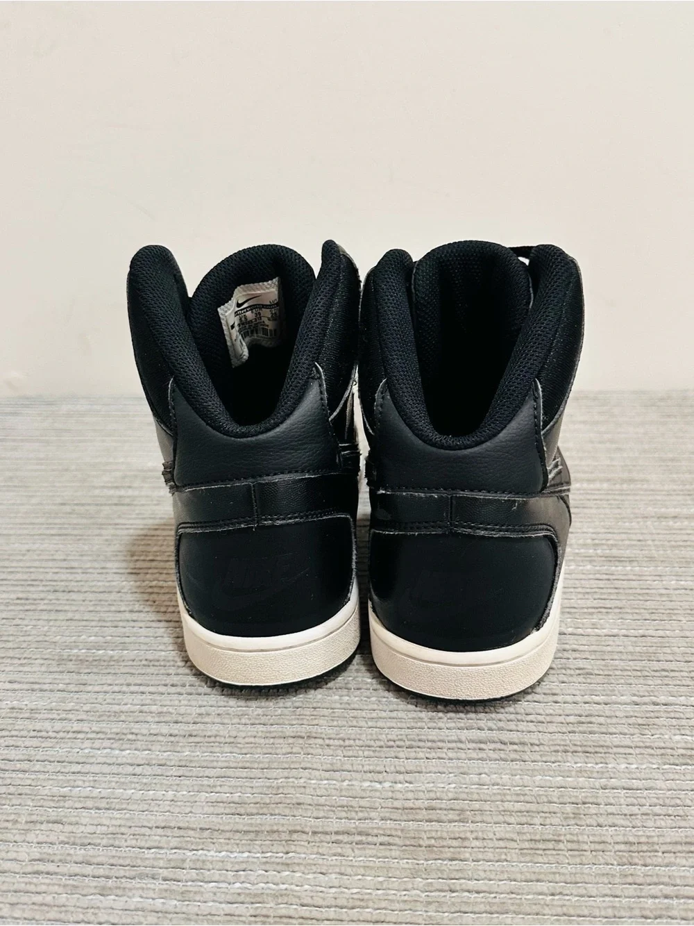 Nike wmns son