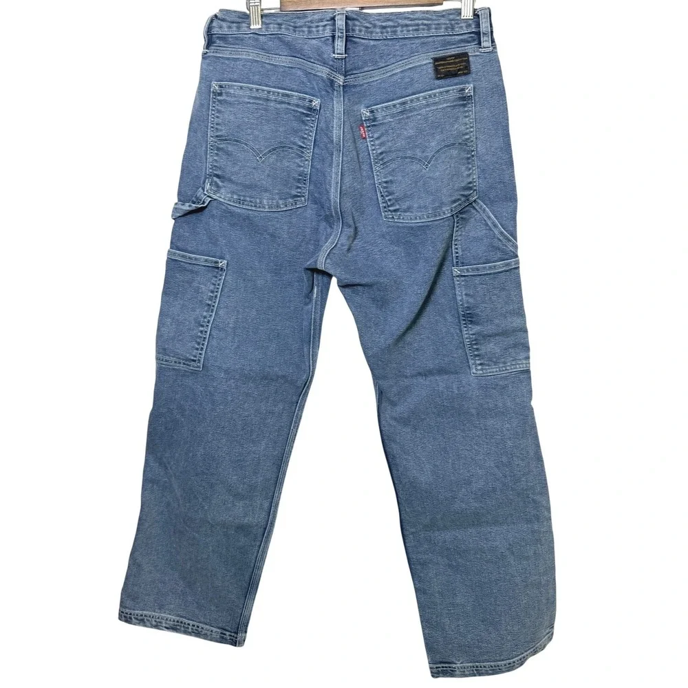 Levis levi skateboarding