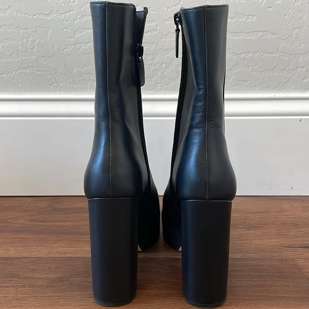 Stuart Weitzman new no