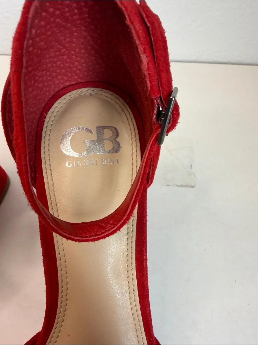 Gianni Bini Women's Red Leather Suede Block Heel Ankle Strap Pumps Size 8.5 Flaw