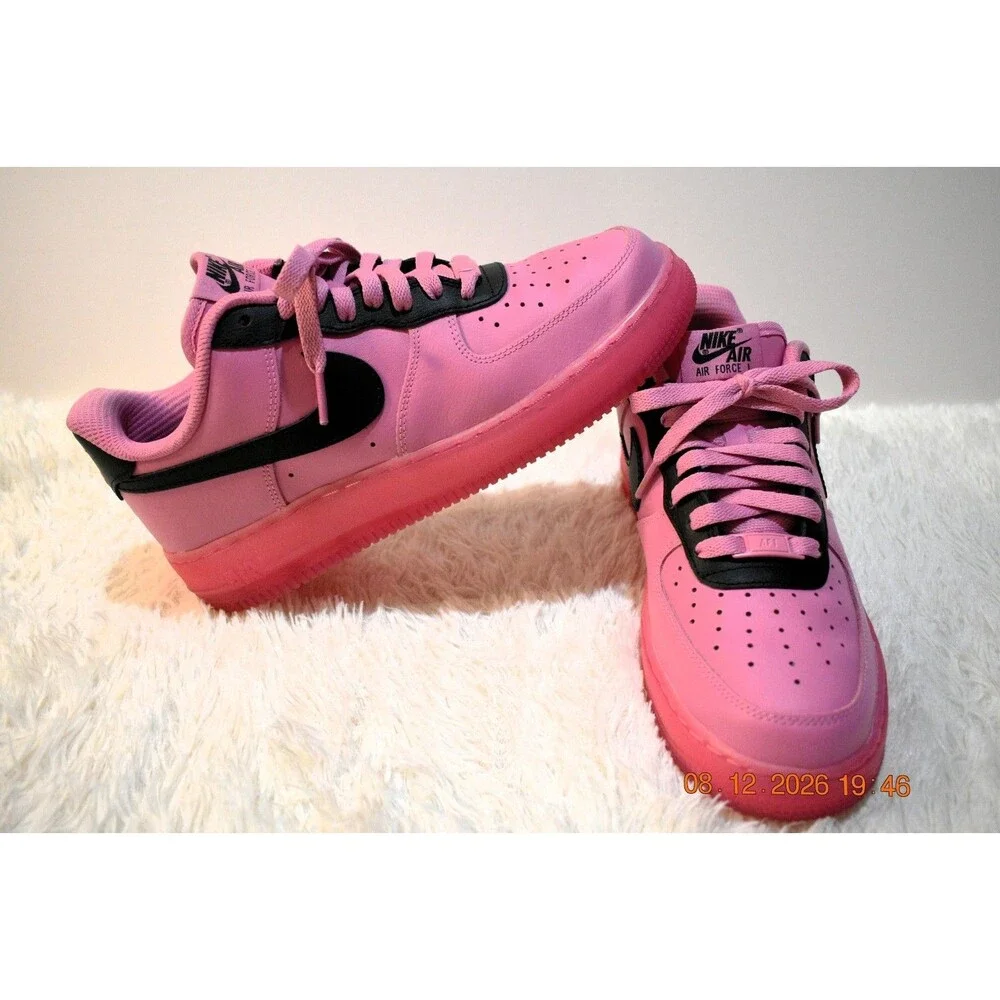 Nike stand out