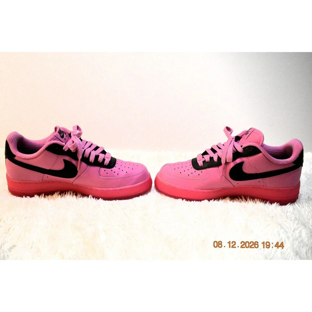 Nike stand out