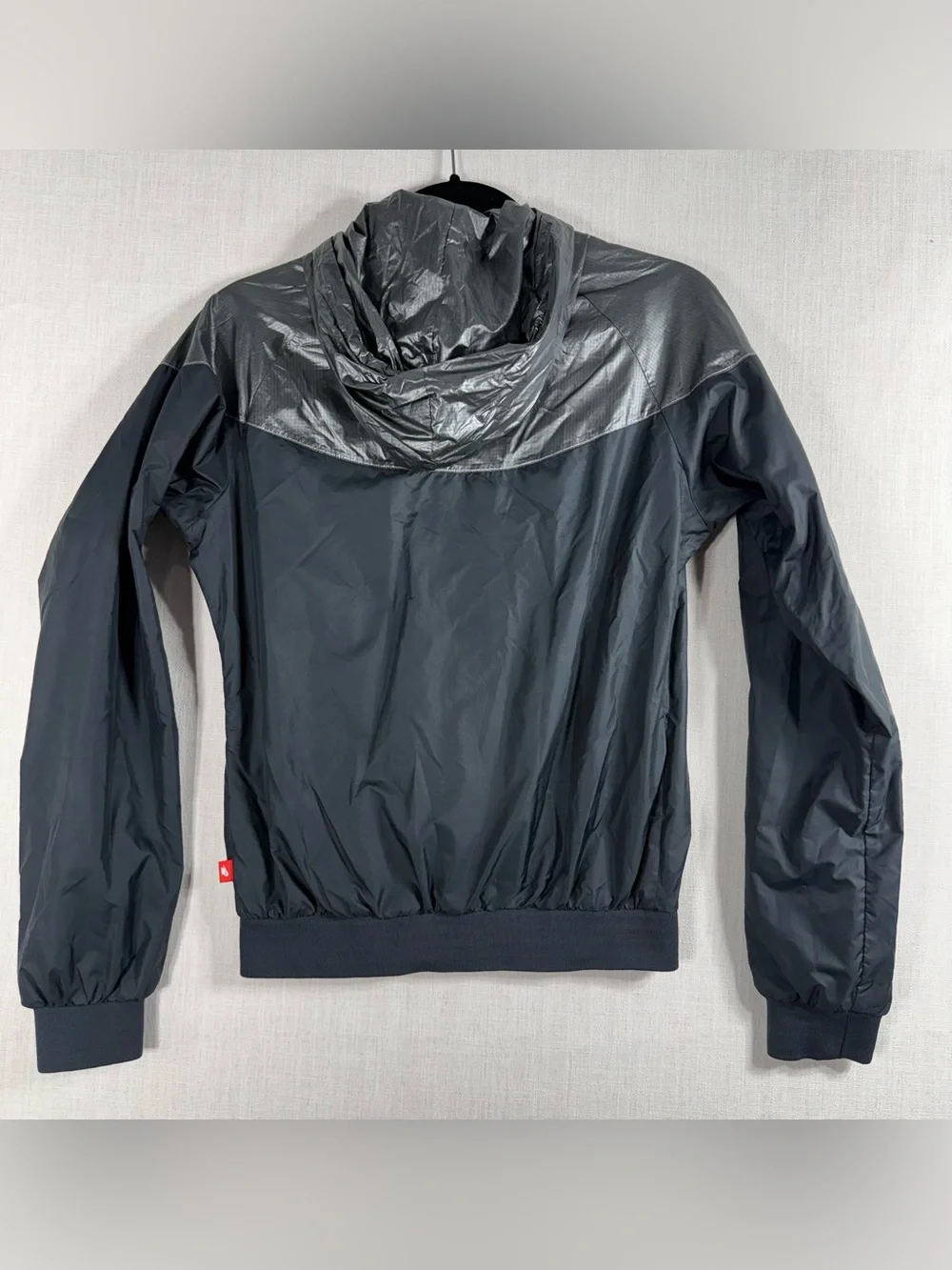 Nike lightweight hooded
