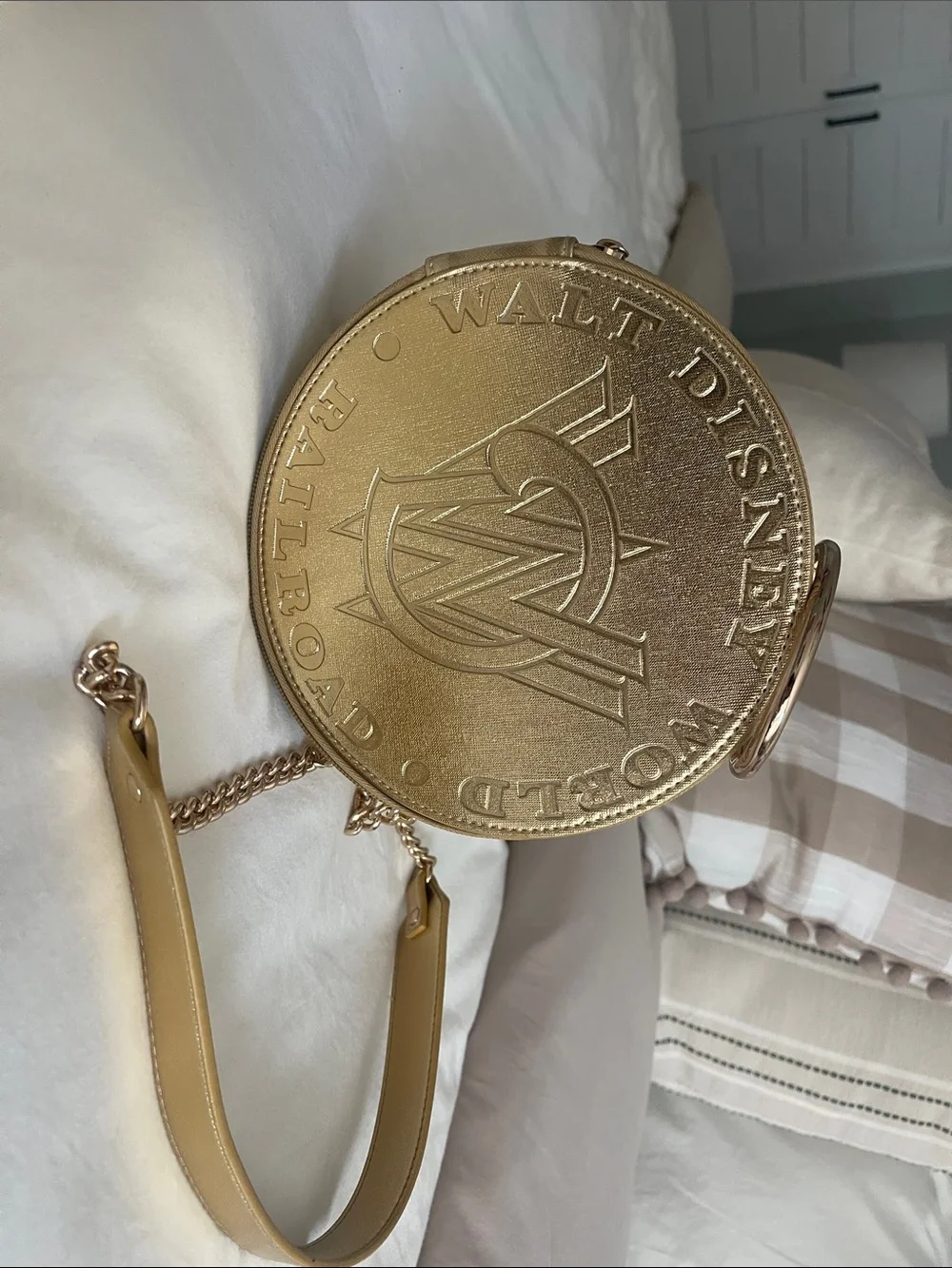 Disney round gold