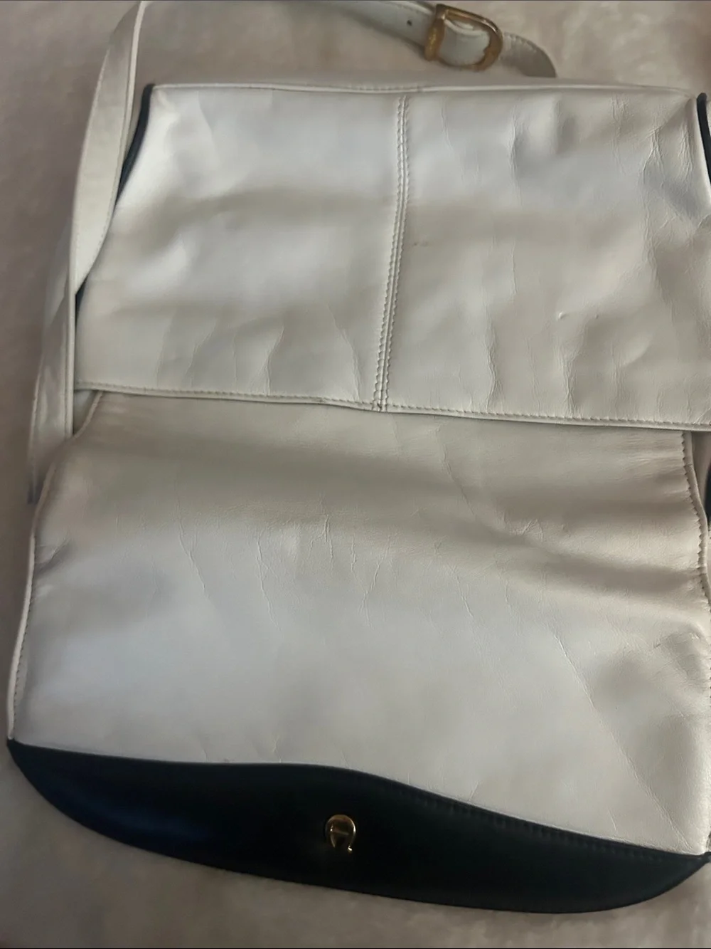 Etienne Aigner classic etienne