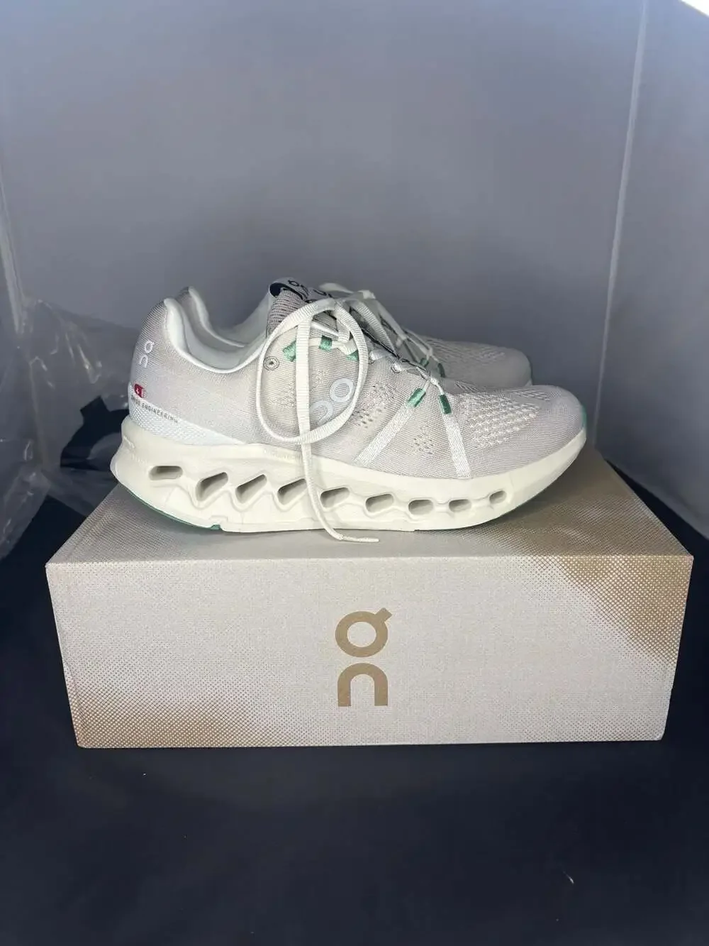 On Cloudsurfer Size M7 W8.5 Pearl Ivory New W Box