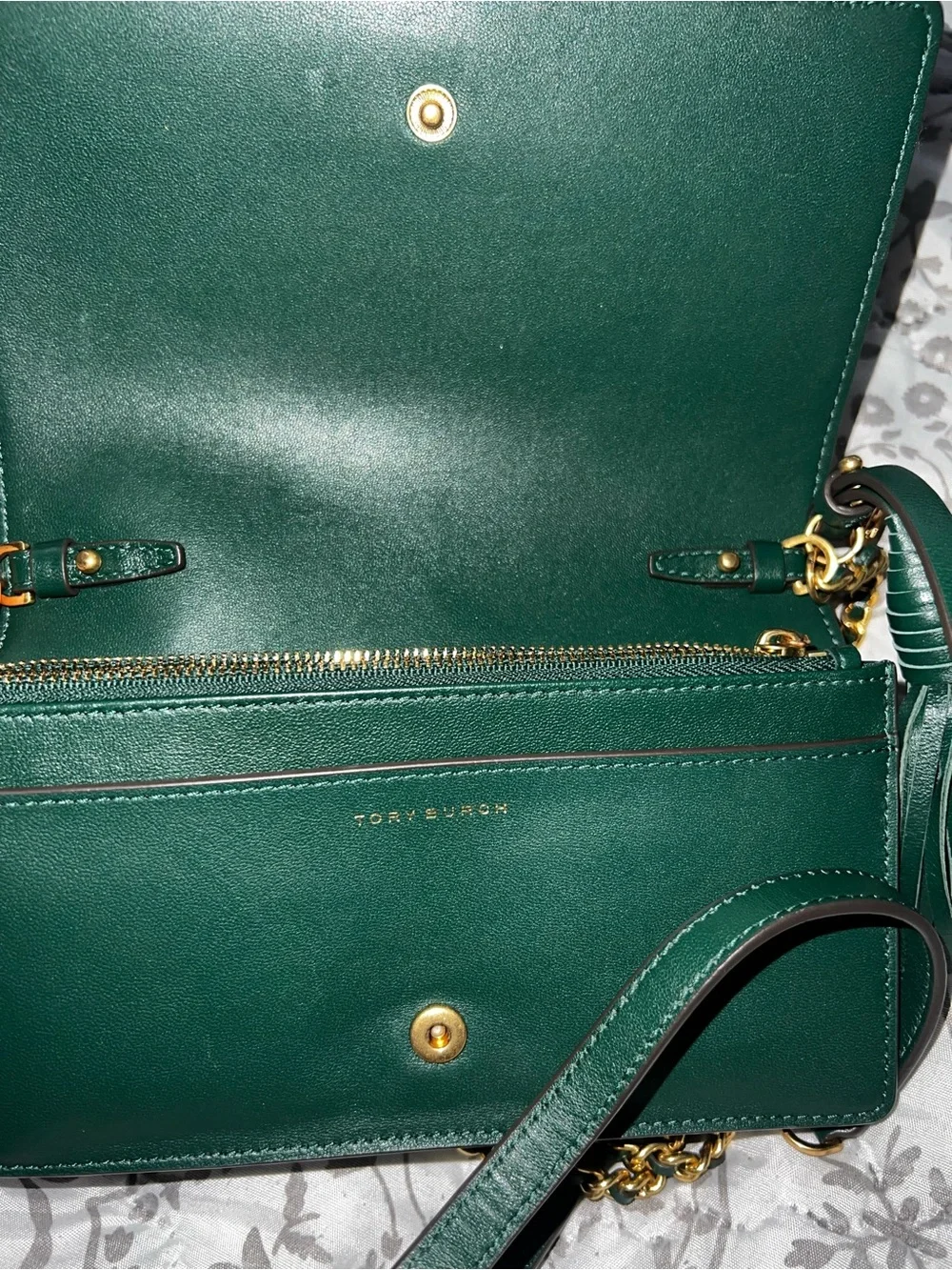 Tory Burch compact tory