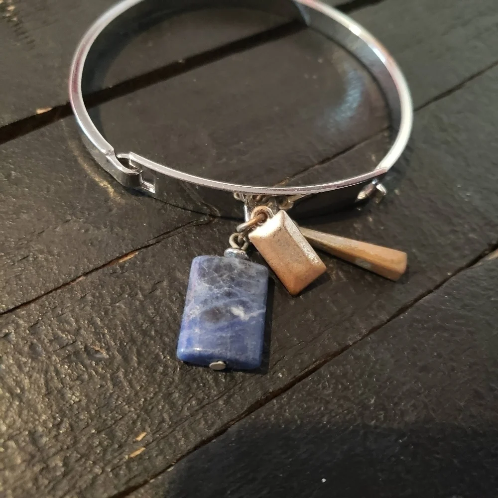 N/A silver bangle