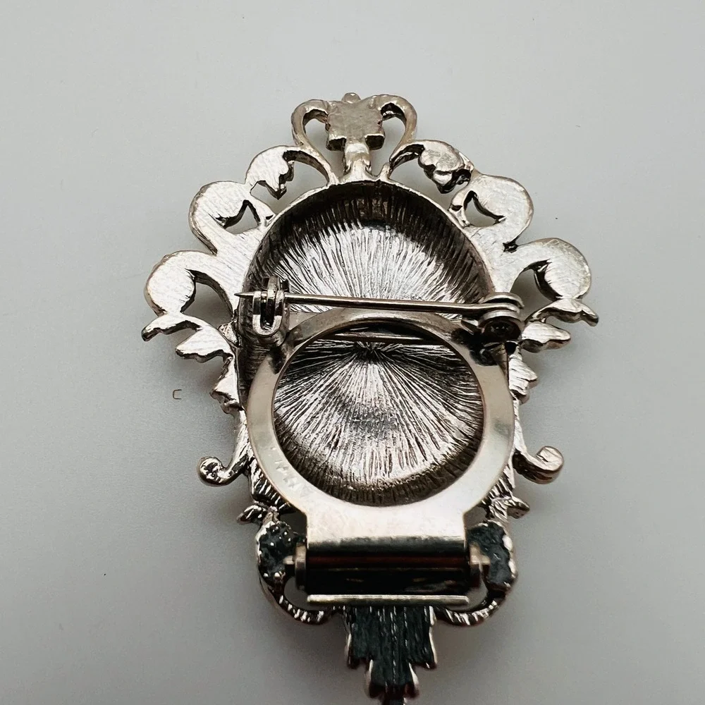 N/A vintage ornate
