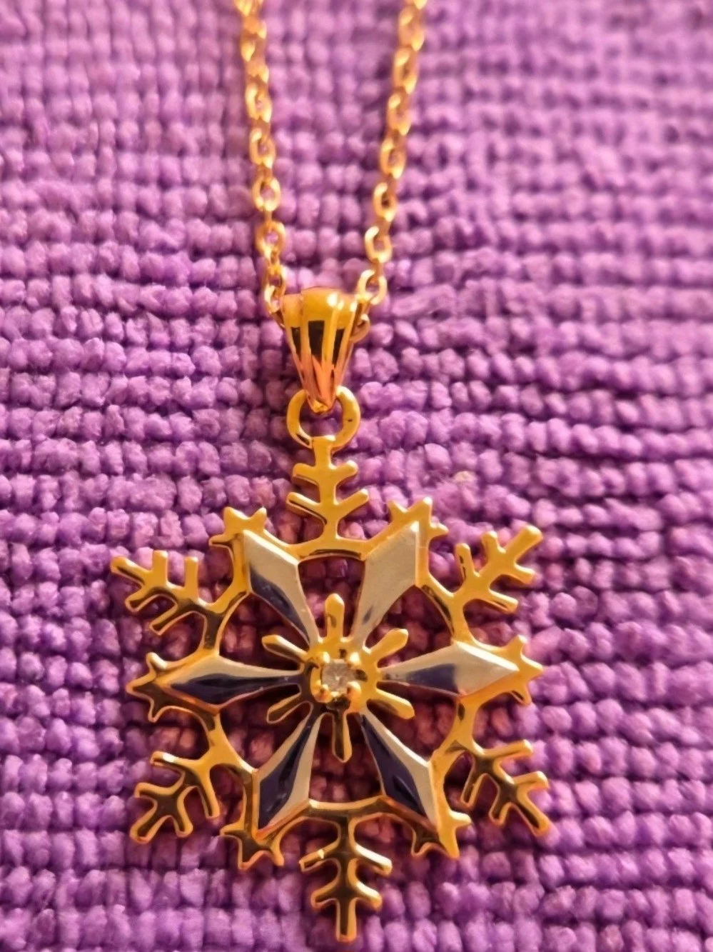N/A gold tone