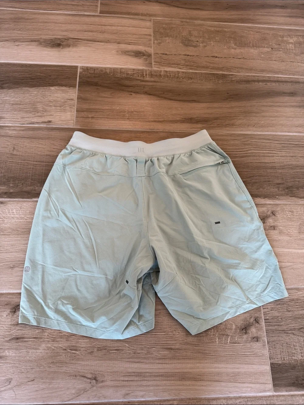 lululemon athletica license 916