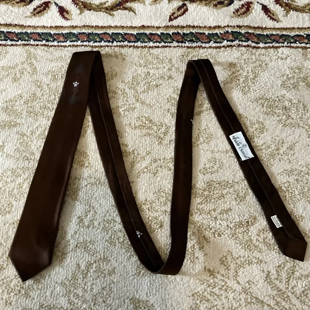 MCM necktie arista
