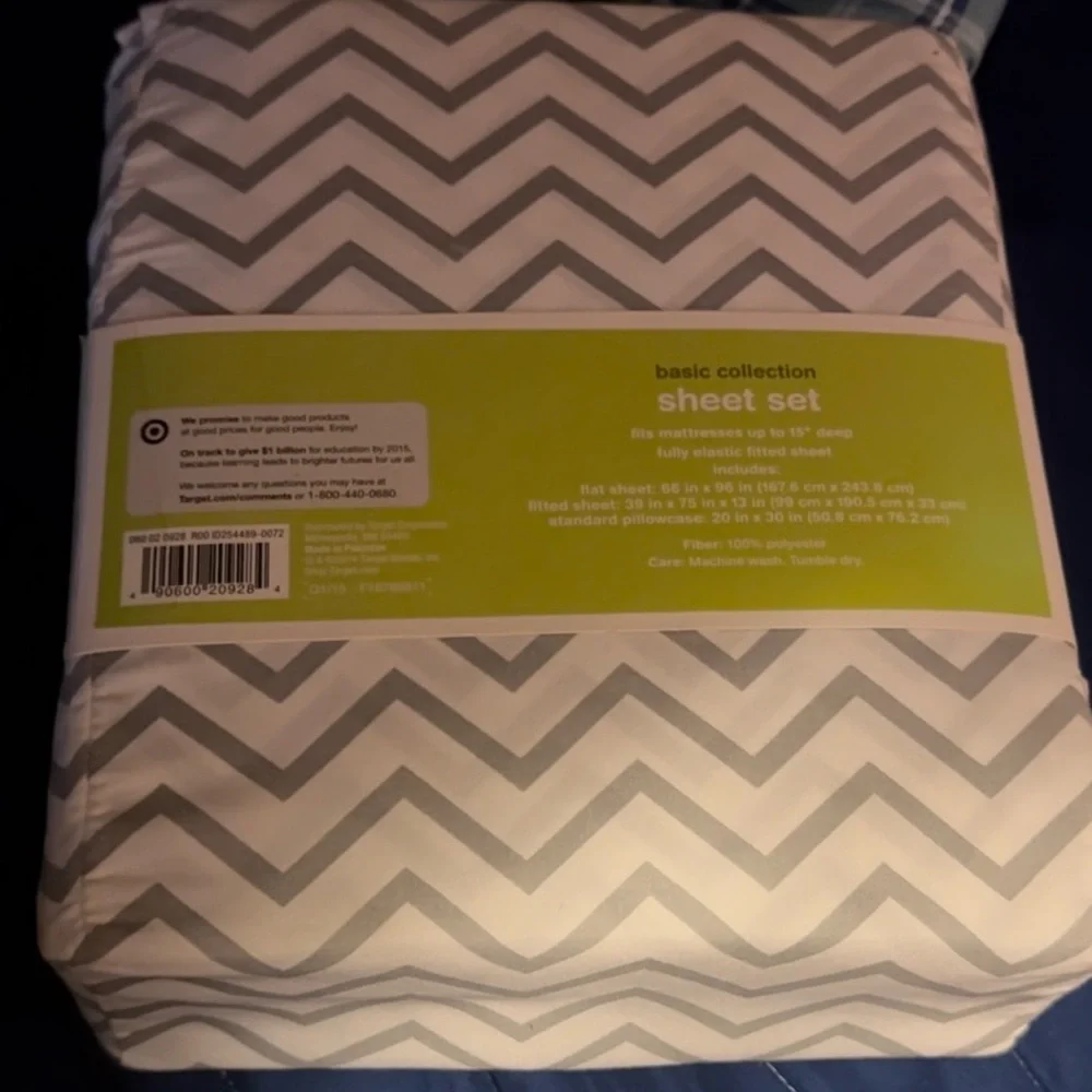 Nwt circo basic sheets size twin