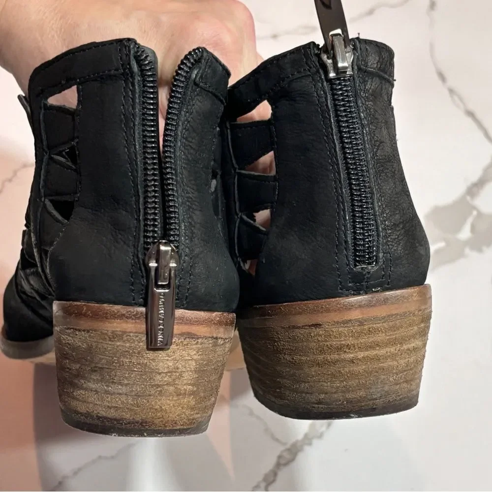 Vince Camuto excellent vince