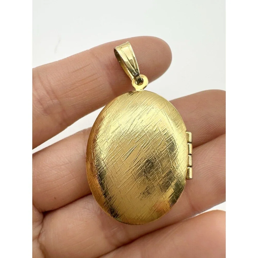Unbranded 18k gold