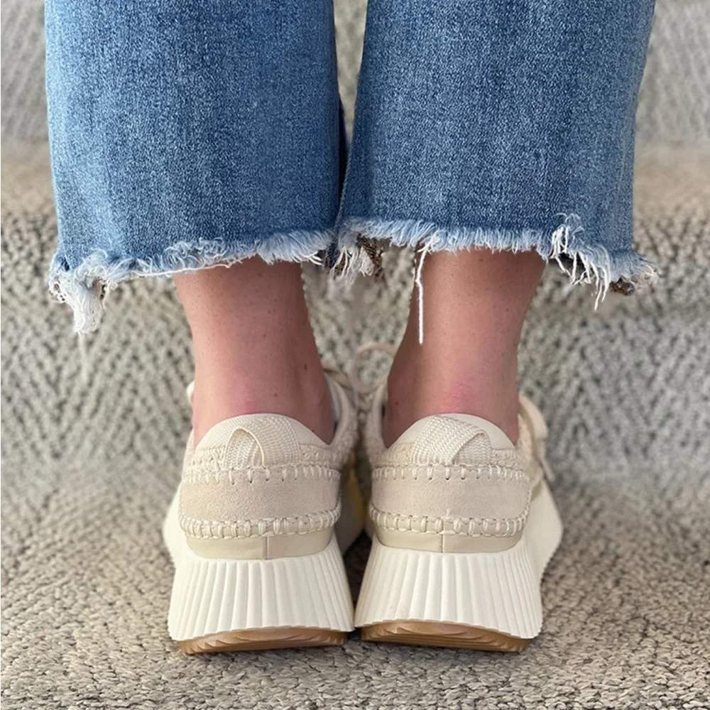 Dolce Vita Dolen Sneaker in Sandstone
