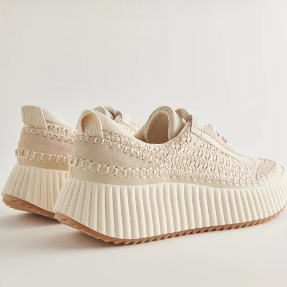 Dolce Vita Dolen Sneaker in Sandstone