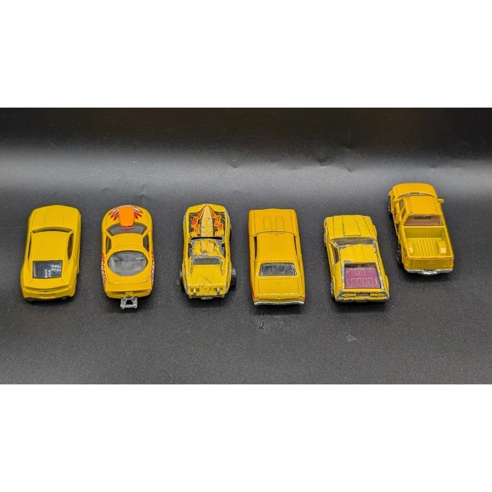 Hot Wheels and Matchbox some vehicles