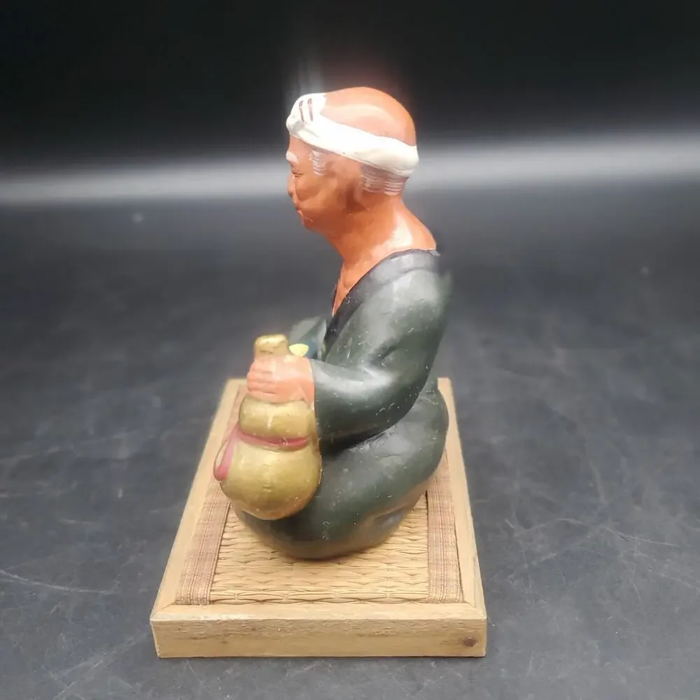 Unbranded vintage molded