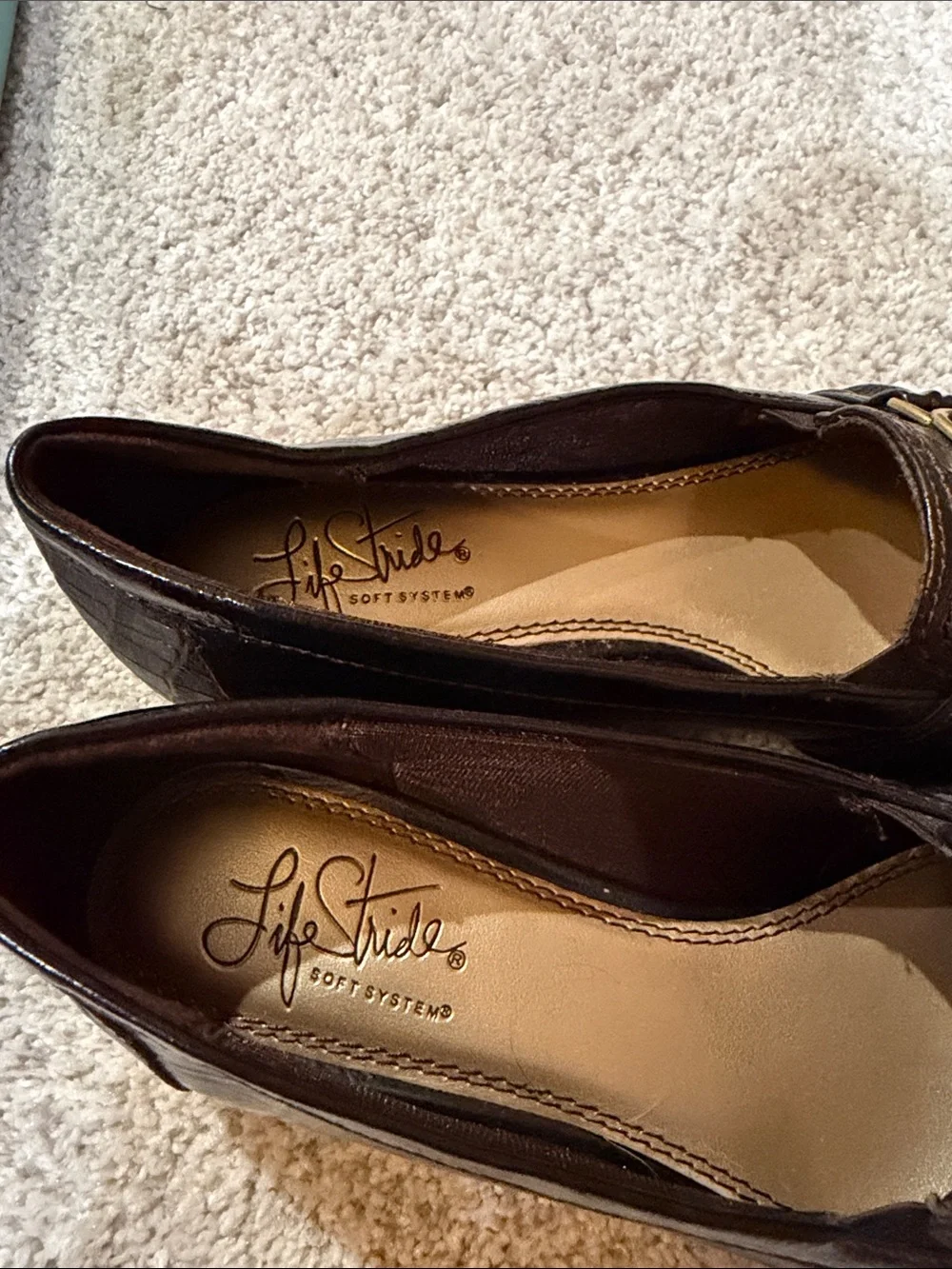 Life Stride croc embossed