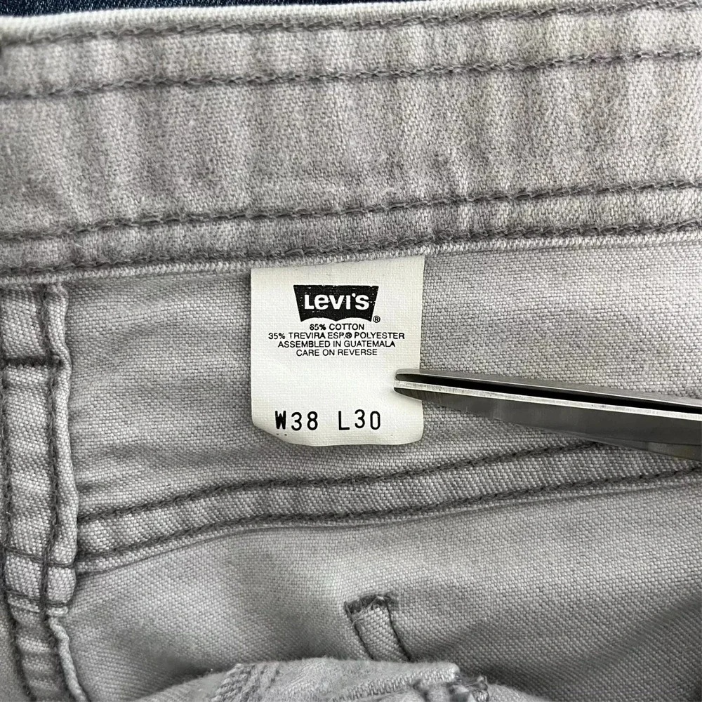 Levis measurements width