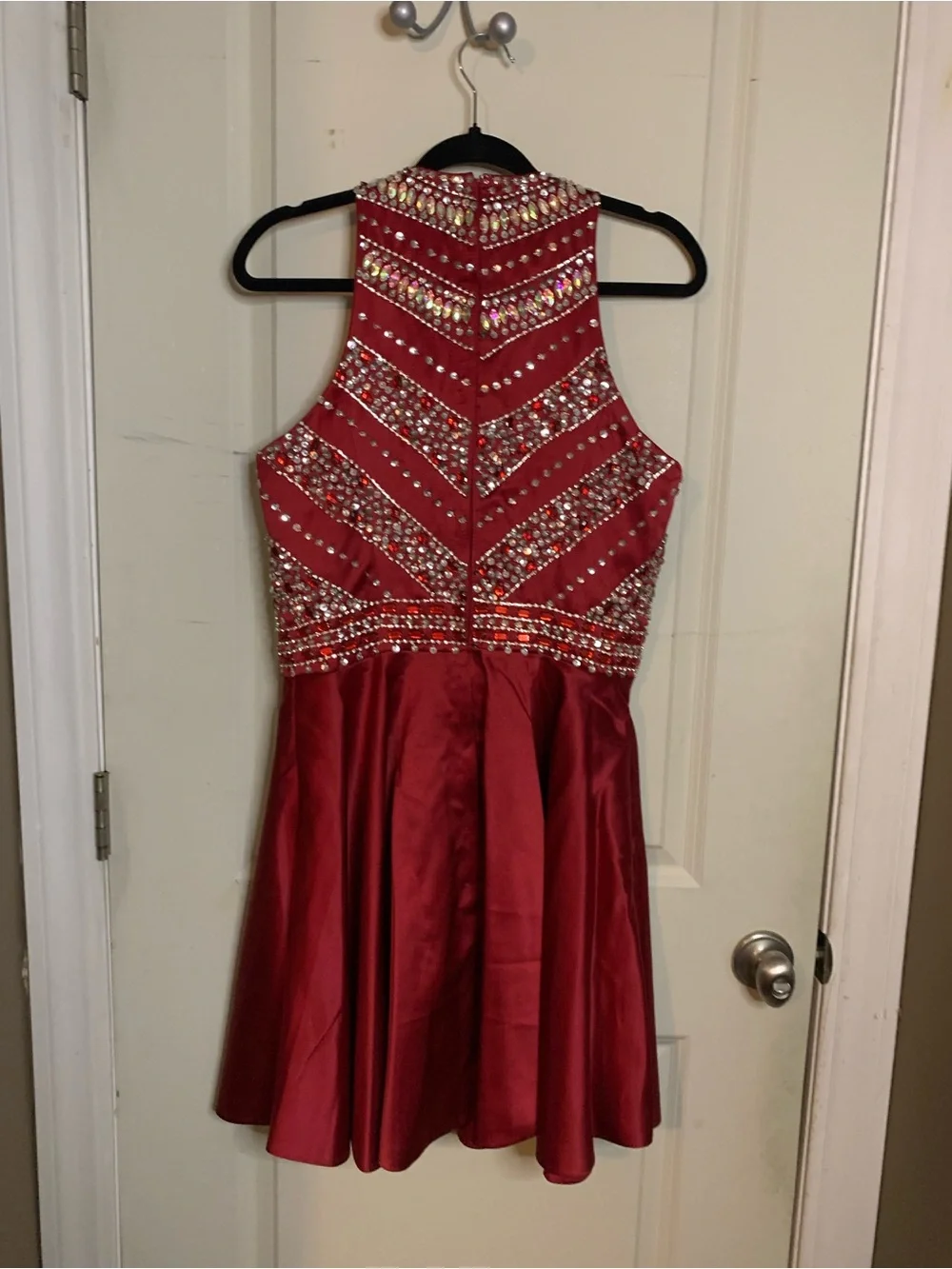 Unbranded sparkling burgundy