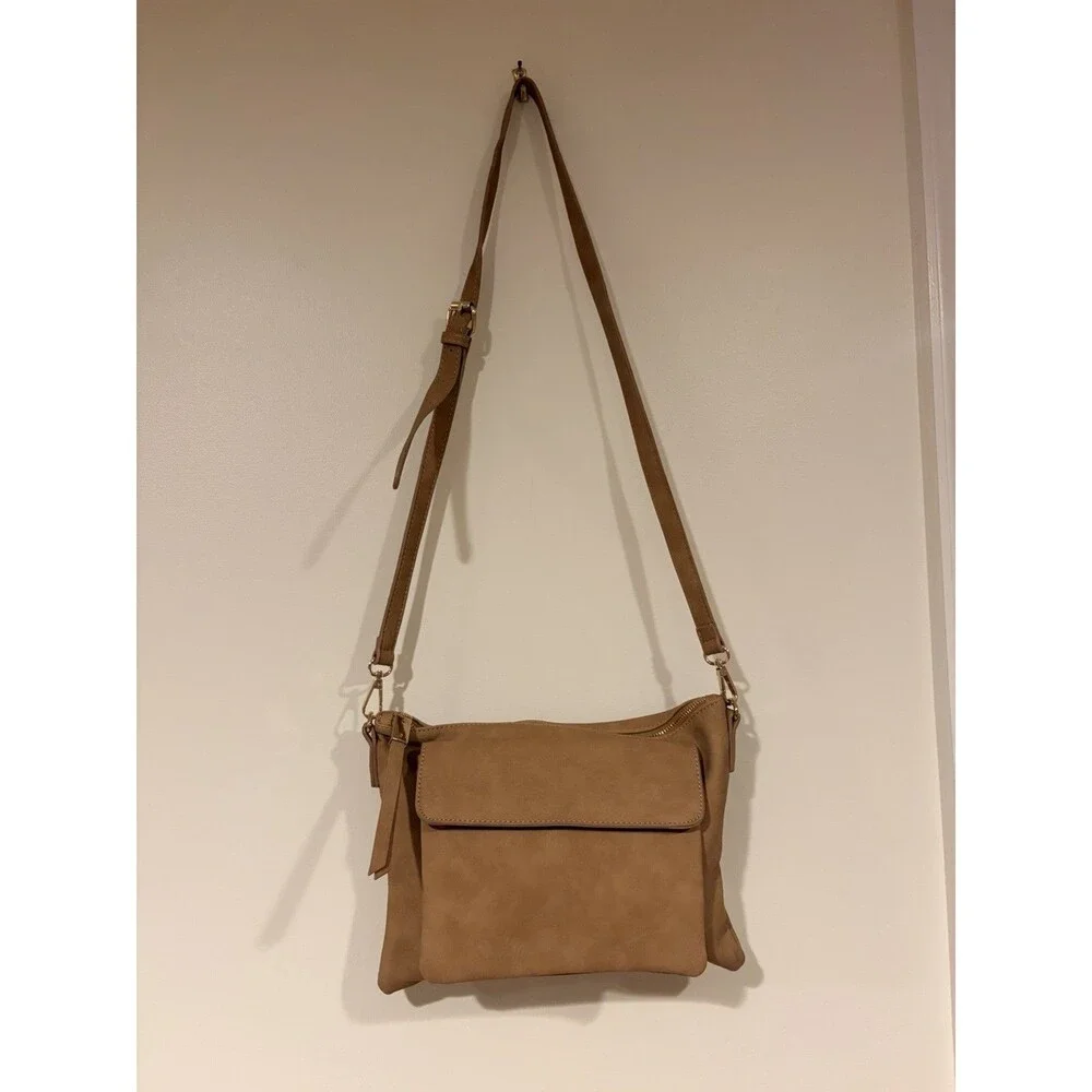 Shiraleah Tan Pebbled Crossbody leather Bag, Zip, Gold, Detach/Adjust Strap